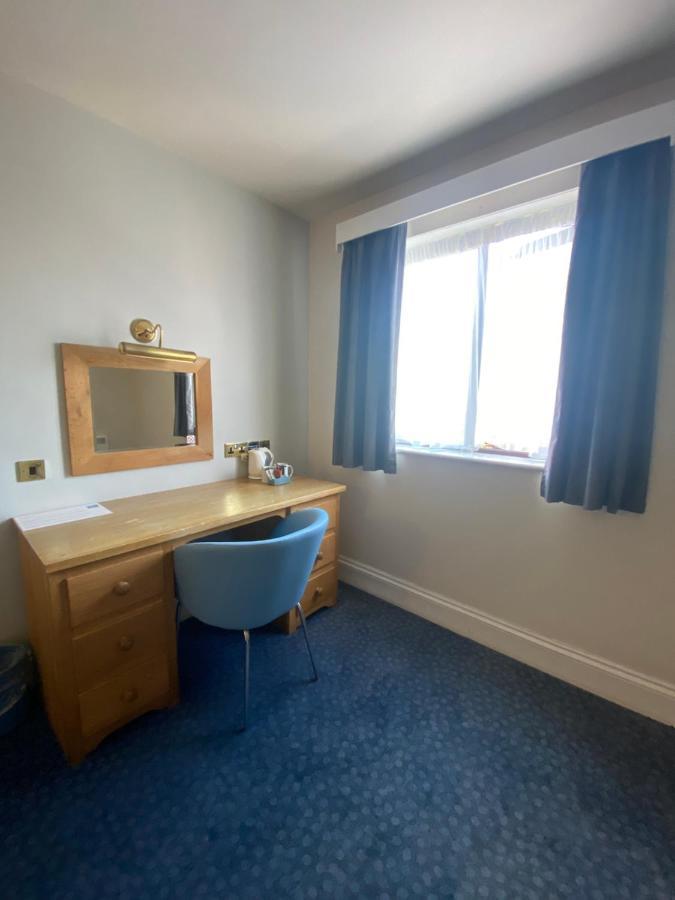 Ibis Budget Bromsgrove Buitenkant foto