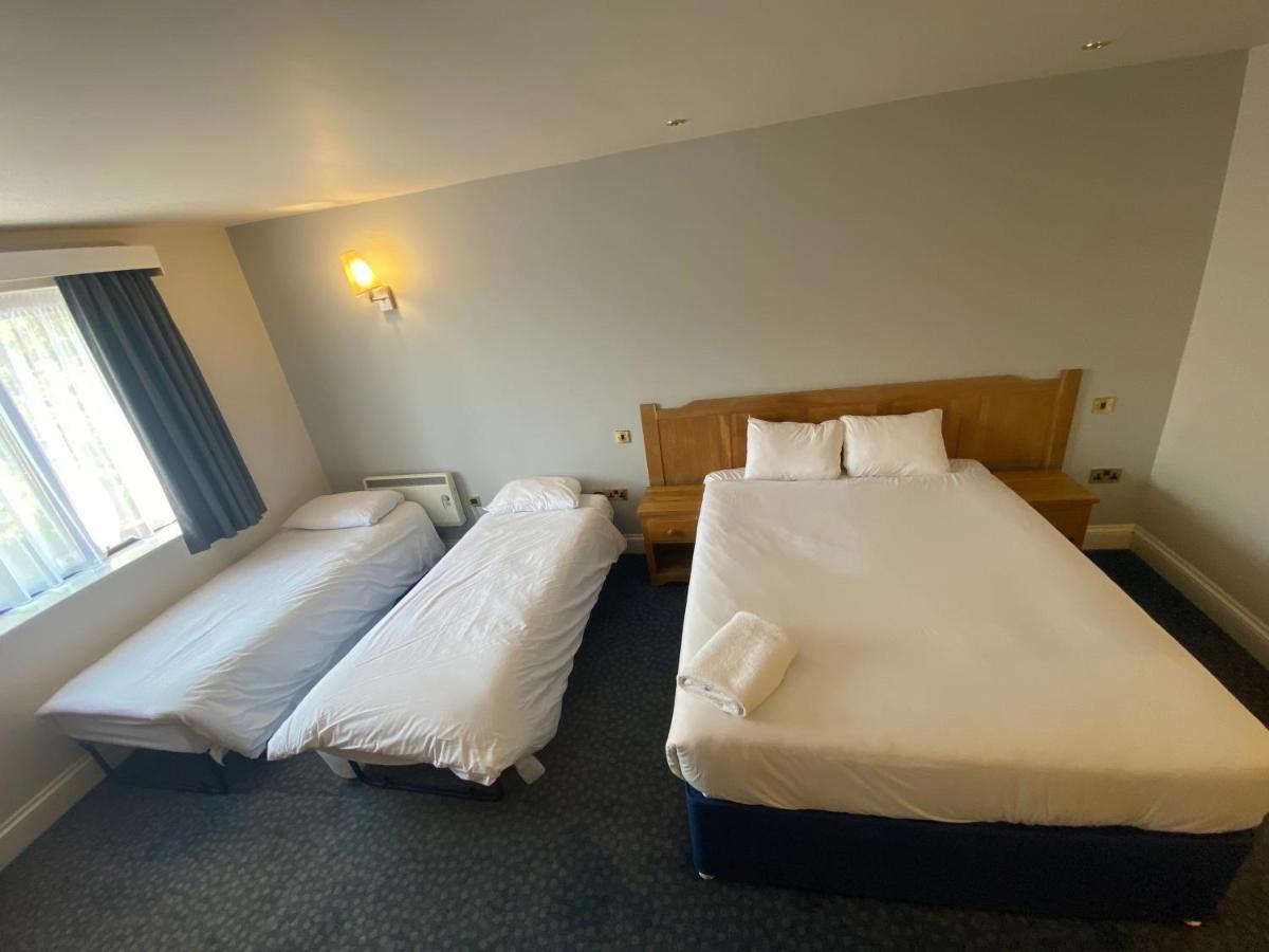Ibis Budget Bromsgrove Buitenkant foto