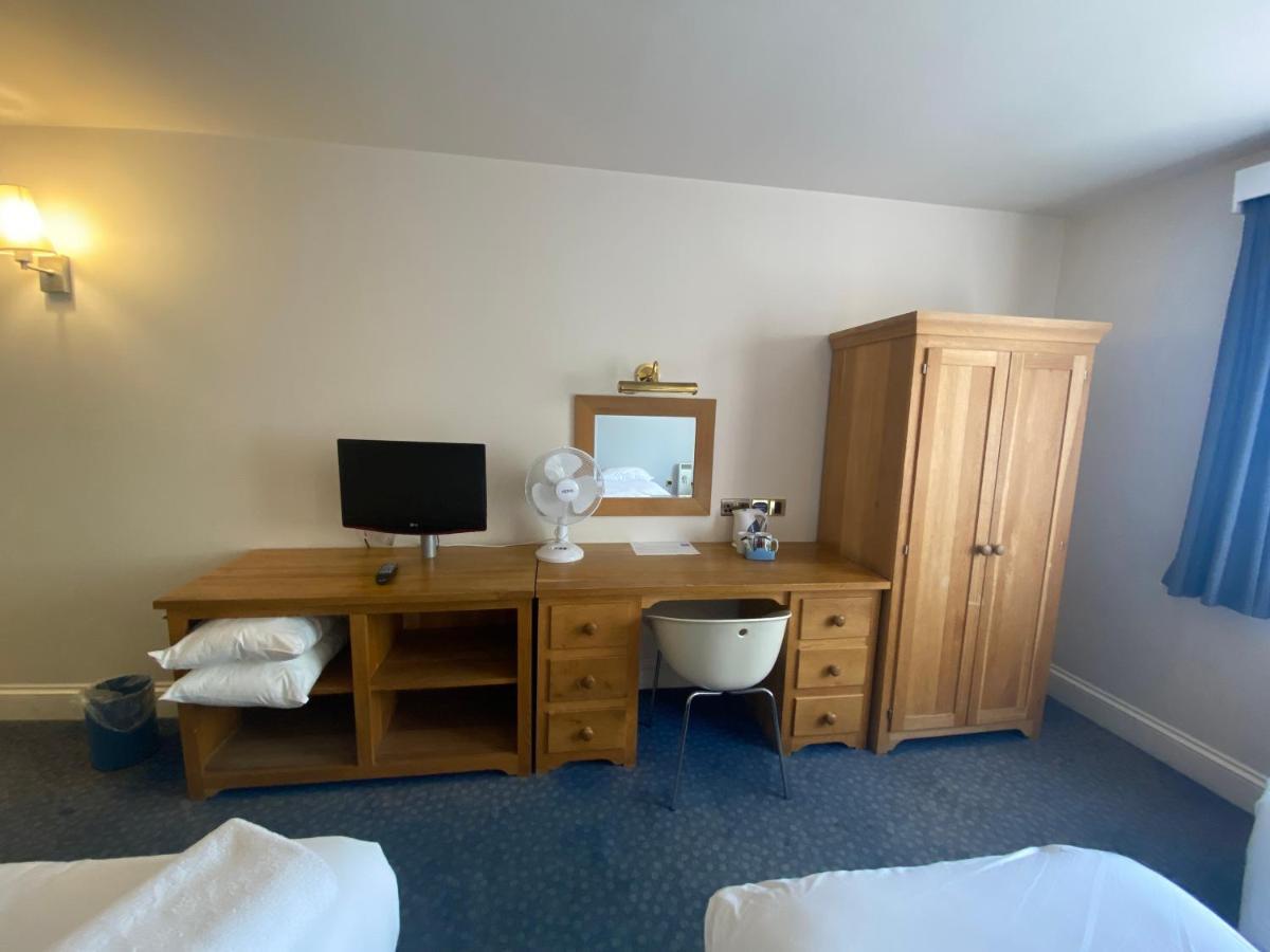 Ibis Budget Bromsgrove Buitenkant foto