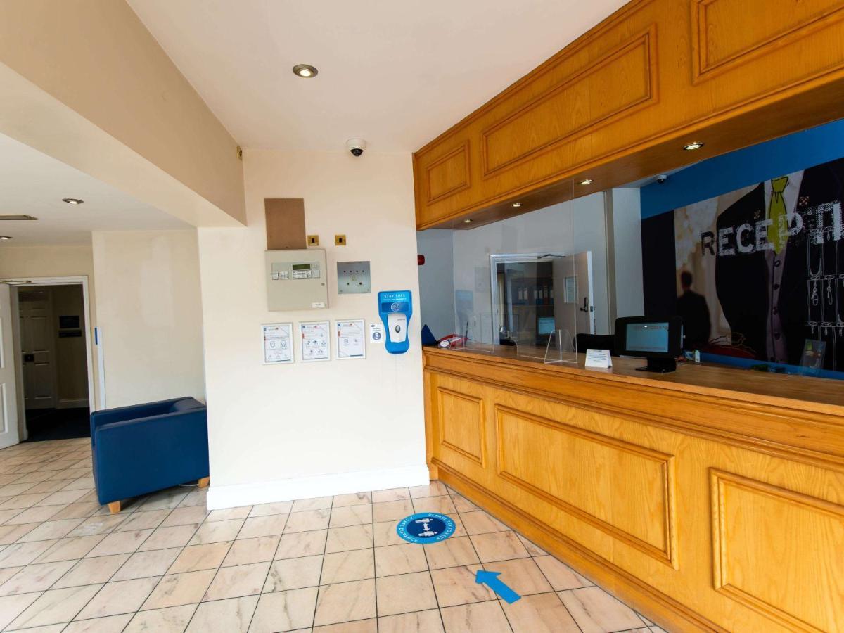 Ibis Budget Bromsgrove Buitenkant foto