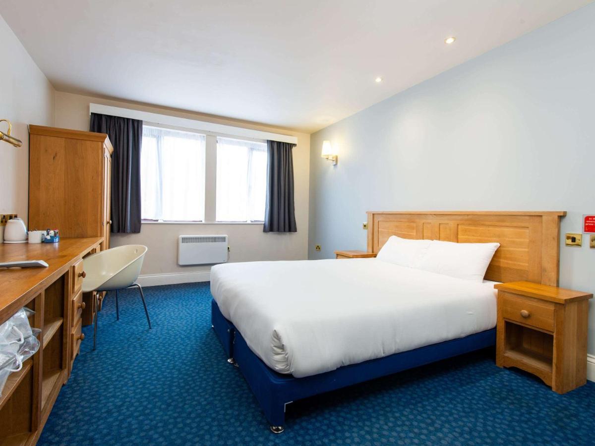 Ibis Budget Bromsgrove Buitenkant foto