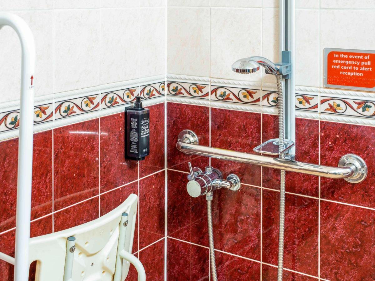 Ibis Budget Bromsgrove Buitenkant foto
