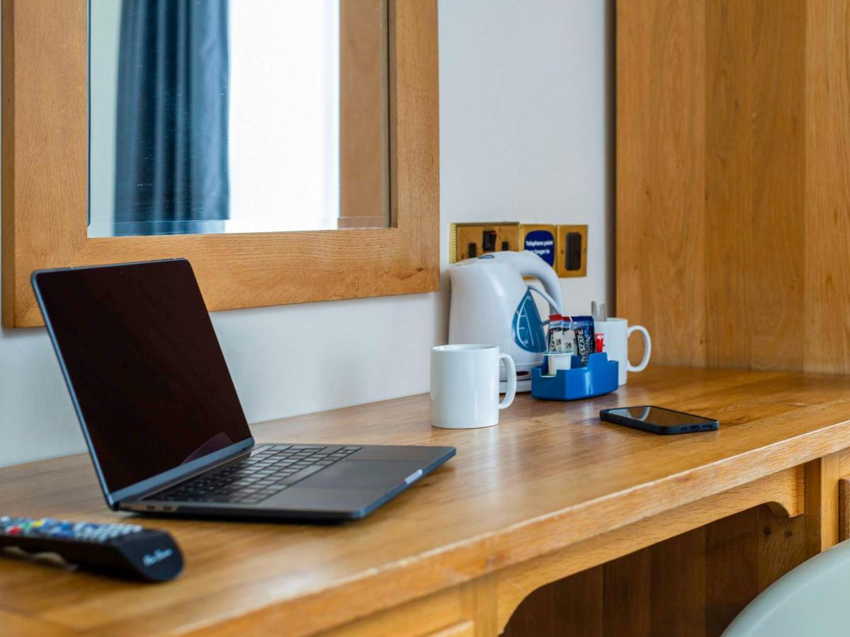 Ibis Budget Bromsgrove Buitenkant foto
