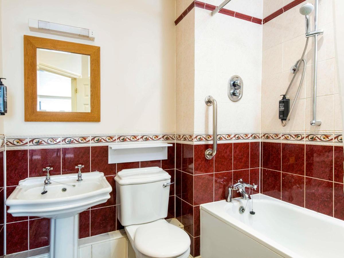 Ibis Budget Bromsgrove Buitenkant foto